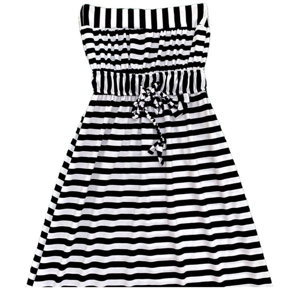 Striped Strapless Maxi Dress - Picture 7 of 9